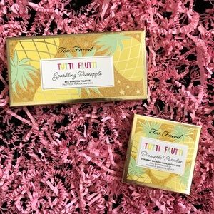 🆕💄 SOLD - Too Faced Palette Bundle